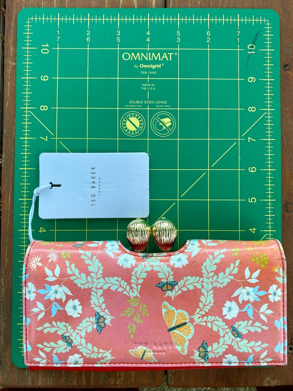 Ted Baker Wallet. Kyoto Gardens pattern. Bifold clutch style. Gold Kiss Lock. - Picture 7 of 15